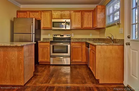 37 Cornelius Dr, Hampton, VA 23666 photo 3