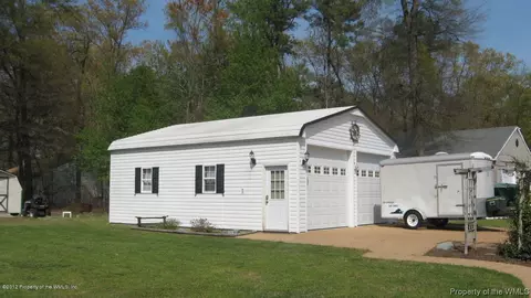 3033 The Point Dr, Lanexa, VA 23089 photo 11