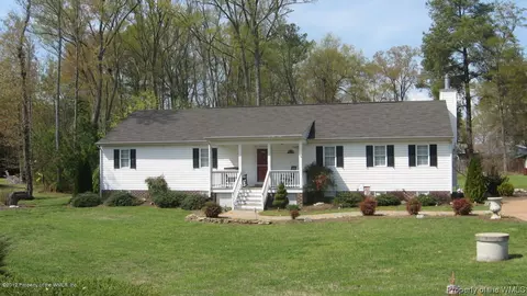 3033 The Point Dr, Lanexa, VA 23089 photo 3