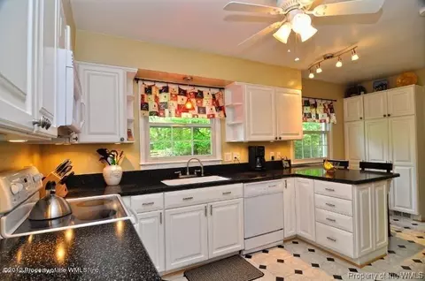 102 Robert Elliffe Rd, Williamsburg, VA 23185 photo 7