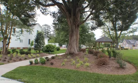 306 Page St, Williamsburg, VA 23185 photo 4