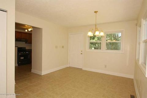 102 Bethune Dr, Williamsburg, VA 23185 photo 8