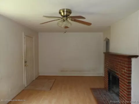 320 E Lorengo Ave, Norfolk, VA 23503 photo 2