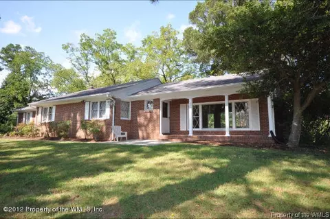 233 E Queens Dr, Williamsburg, VA 23185 photo 1