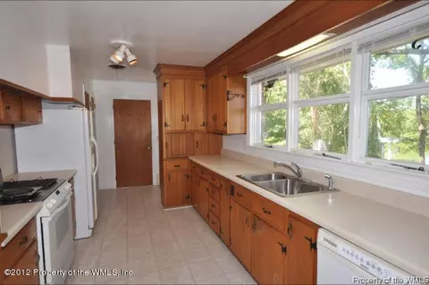 233 E Queens Dr, Williamsburg, VA 23185 photo 7