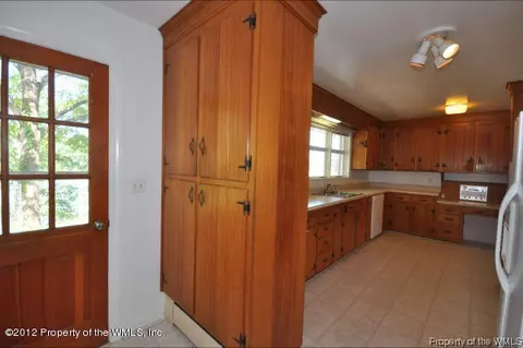 233 E Queens Dr, Williamsburg, VA 23185 photo 6