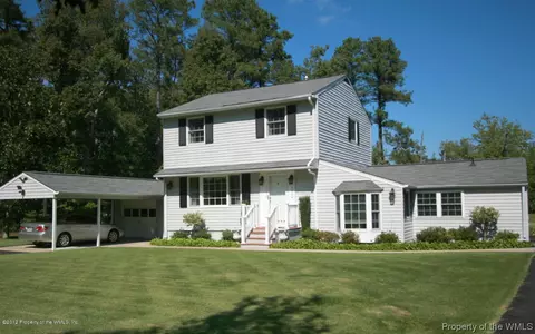 7704 Cedar Dr, Lanexa, VA 23089 photo 1