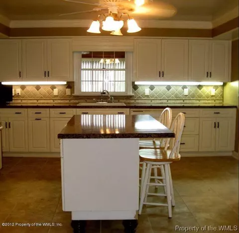 601 Riverside Dr, Lanexa, VA 23089 photo 4