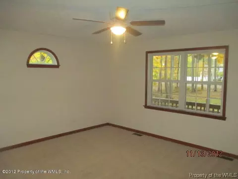 8442 Kitchener Dr, Gloucester, VA 23061 photo 6