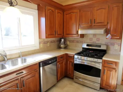 103 Crescent Dr, Williamsburg, VA 23188 photo 5