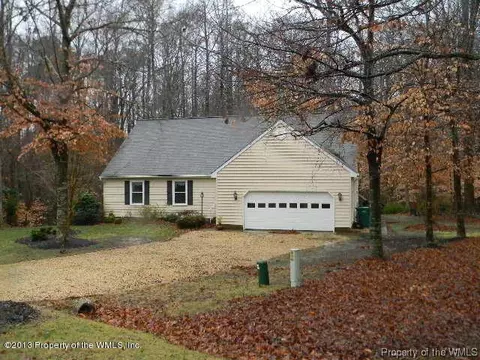 3305 Evesham Ct, Williamsburg, VA 23185 photo 3