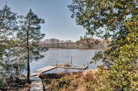15401 Rolfe Ct, Lanexa, VA 23089 photo 2