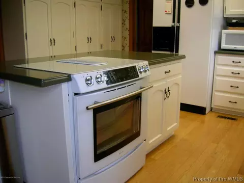 293 E Queens Dr, Williamsburg, VA 23185 photo 8
