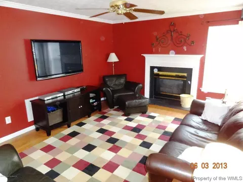 1 W Spur Ct, Hampton, VA 23666 photo 4