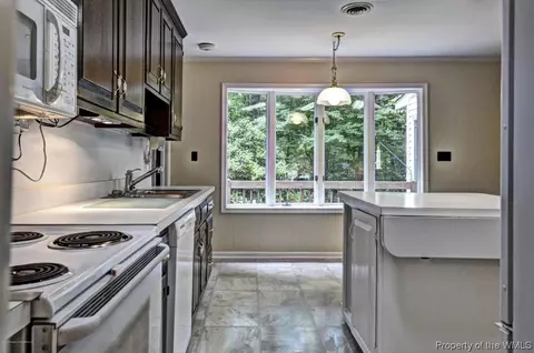 108 Bowstring Dr, Williamsburg, VA 23188 photo 10