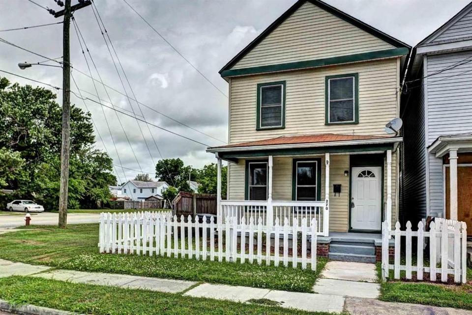  270 Lee St, Hampton, VA 23669 photo 1