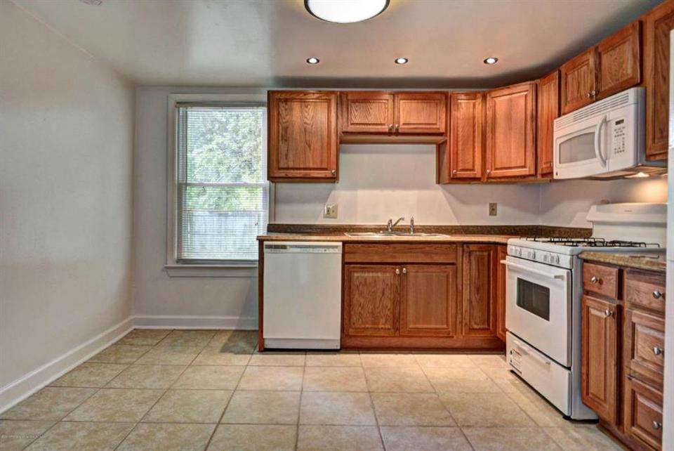  270 Lee St, Hampton, VA 23669 photo 12