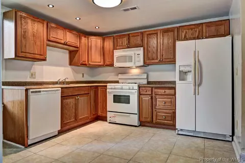 270 Lee St, Hampton, VA 23669 photo 5