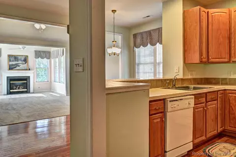7136 Pinebrook Rd, Williamsburg, VA 23188 photo 4