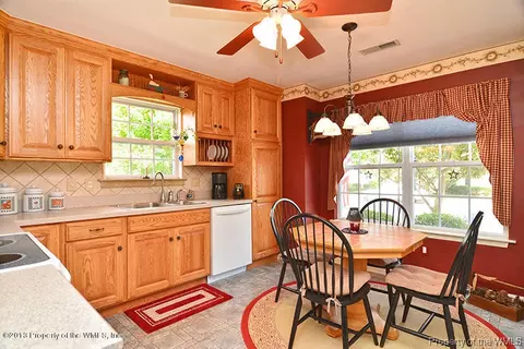 205 Wingate Dr, Williamsburg, VA 23185 photo 11