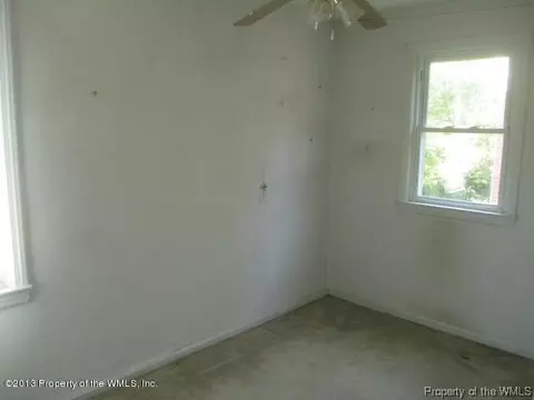 146 Clyde St, Hampton, VA 23669 photo 8
