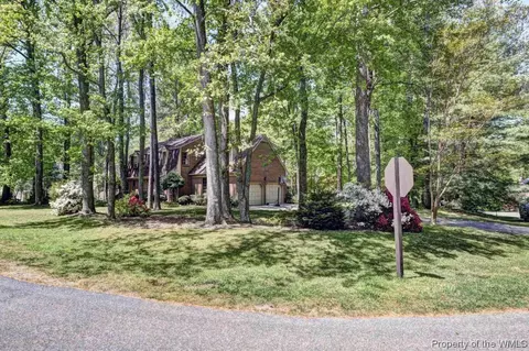 8 Hampton Ky, Williamsburg, VA 23185 photo 2