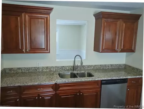 30 E Southhampton Dr, Hampton, VA 23669 photo 4