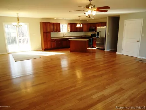 501 Riverside Dr, Lanexa, VA 23089 photo 4