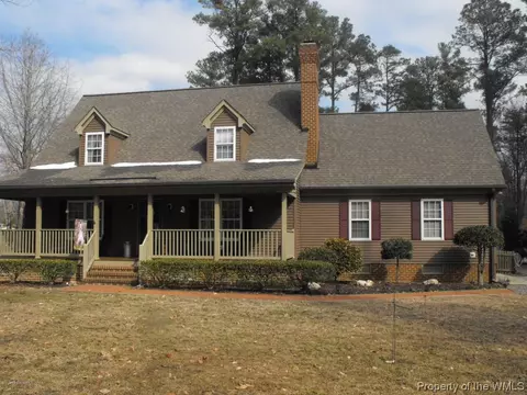 1316 S Waterside Dr, Lanexa, VA 23089 photo 1