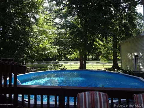 8423 Kitchener Dr, Gloucester, VA 23061 photo 12