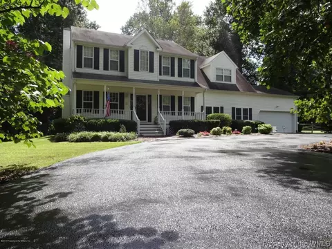 8423 Kitchener Dr, Gloucester, VA 23061 photo 2