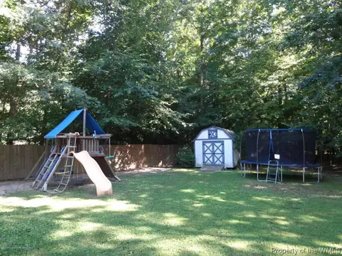 8423 Kitchener Dr, Gloucester, VA 23061 photo 15