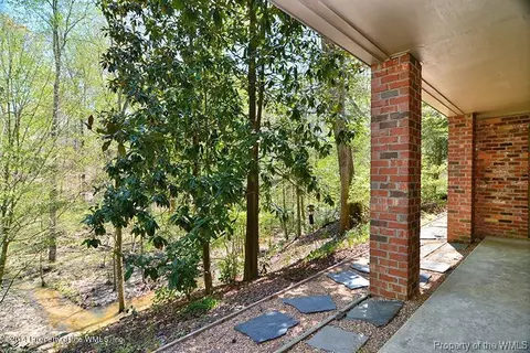 325 Burns Ln, Williamsburg, VA 23185 photo 24