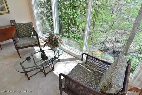 325 Burns Ln, Williamsburg, VA 23185 photo 3