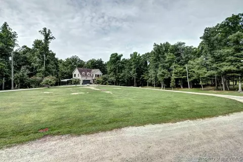 3320 N Riverside Dr, Lanexa, VA 23089 photo 2