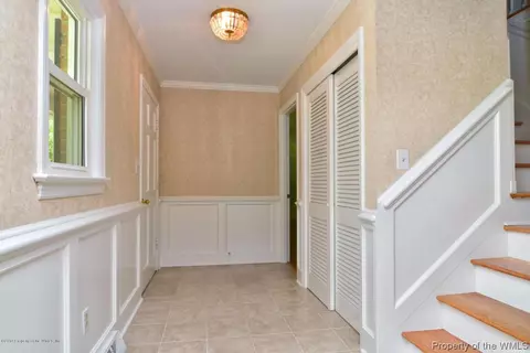 257 E Queens Dr, Williamsburg, VA 23185 photo 3