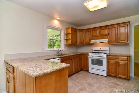 257 E Queens Dr, Williamsburg, VA 23185 photo 10
