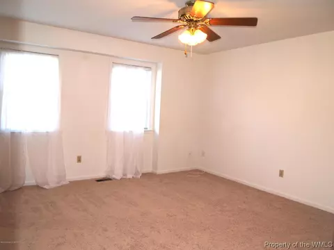 17 Newgate Village Rd, Hampton, VA 23666 photo 4