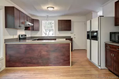 712 Powell St, Williamsburg, VA 23185 photo 9