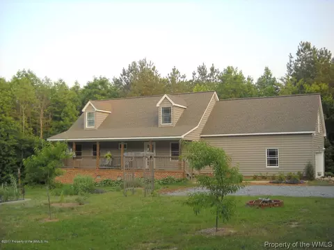 968 Beaverdam Rd, Spring Grove, VA 23881 photo 2
