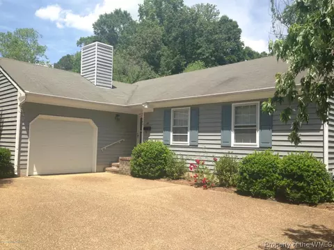105 Patrick Henry Dr, Williamsburg, VA 23185 photo 2