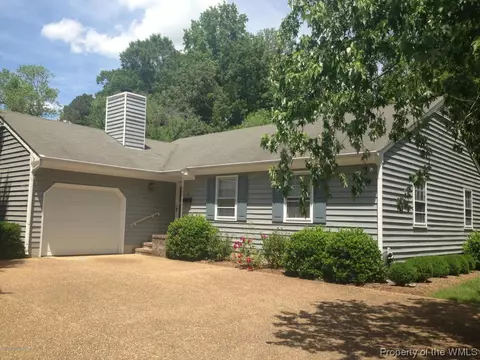 105 Patrick Henry Dr, Williamsburg, VA 23185 photo 1