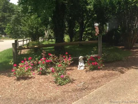 105 Patrick Henry Dr, Williamsburg, VA 23185 photo 4