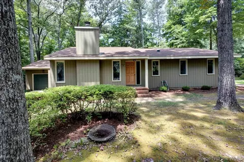 106 Fall E, Williamsburg, VA 23188 photo 2