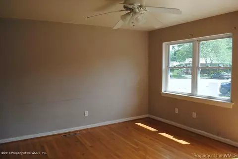 3 Georgeanna Ct, Hampton, VA 23663 photo 2