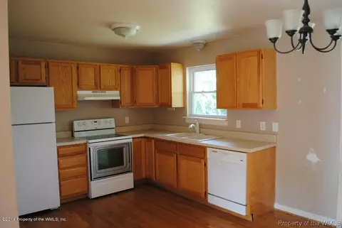 3 Georgeanna Ct, Hampton, VA 23663 photo 3