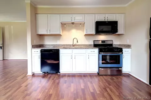 1907 Somerville Dr, Hampton, VA 23663 photo 4
