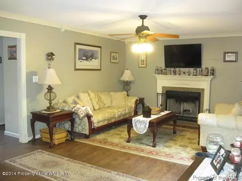 8466 Kitchener Dr, Gloucester, VA 23061 photo 5