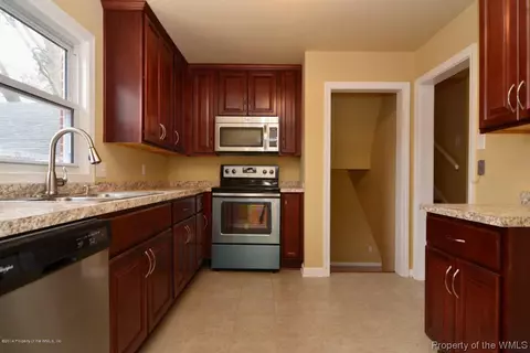 72 Wheatland Dr, Hampton, VA 23666 photo 3