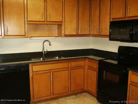 2 Nurmi Ln, Hampton, VA 23666 photo 4